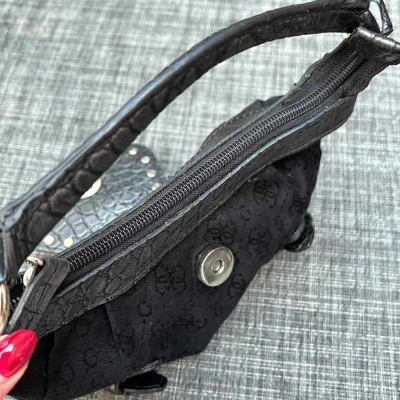 Vintage Guess Black Logo Canvas Studded & Buckled Small Single Handle Y2k Bag - Picture 8 of 9